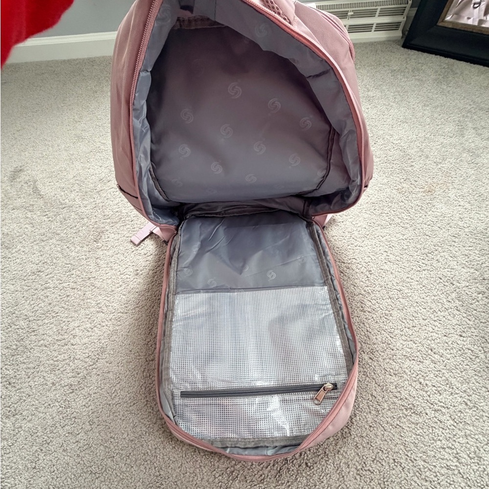 Versatile Backpack - Picture 5 of 8